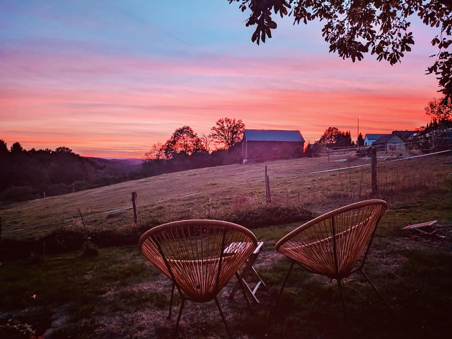 #sunsetardennes #bnbwithaview #ardennebelge #houffalize #fairyvalley #valléedesfées 🌅
