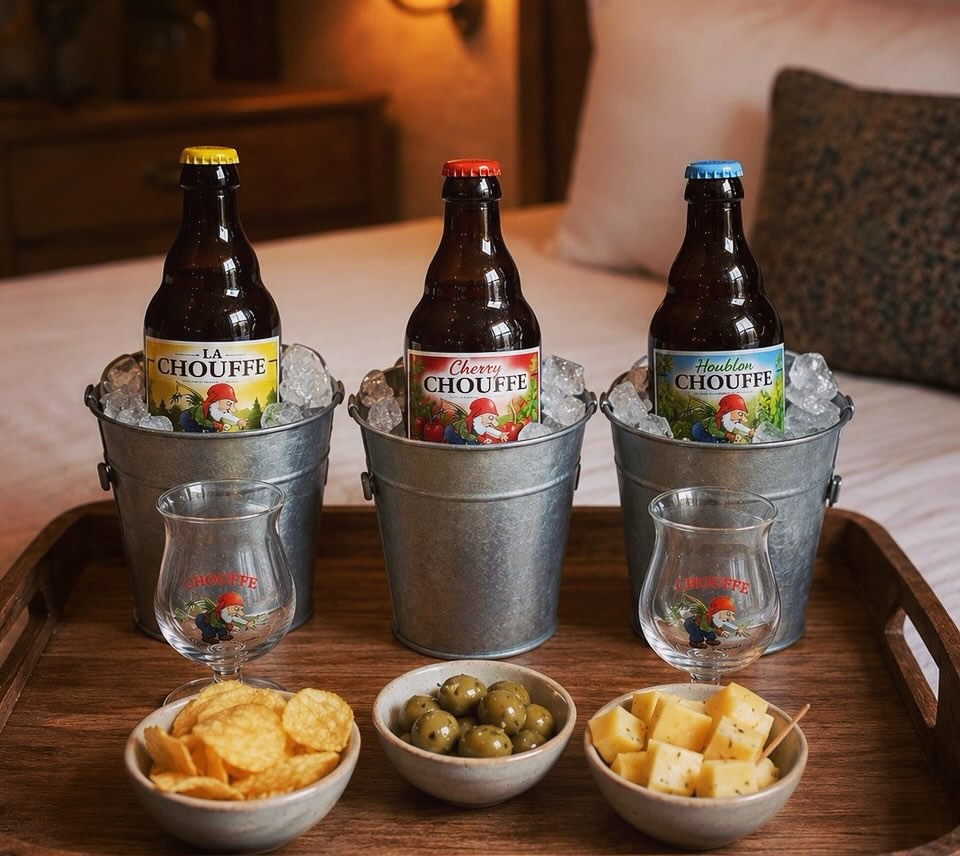 Après une dure journée ! Nouveau - dégustation Chouffe en chambre ! 😜 #chouffe #aperitif…